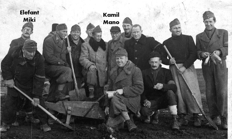 Labour servicemen from Szatmárnémeti in Ukraine, 1942/1943 (Source: szatmar.us)